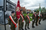 Toruńskie uroczystości katyńskie pod katyńskimi dębami na placu 4 Czerwca