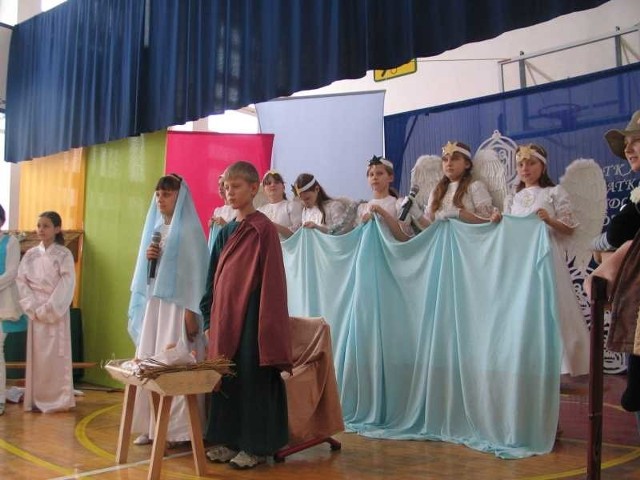 Wykonawcami przedstawienia byli uczniowie Szkoły Podstawowej nr 9 w Tarnobrzegu.