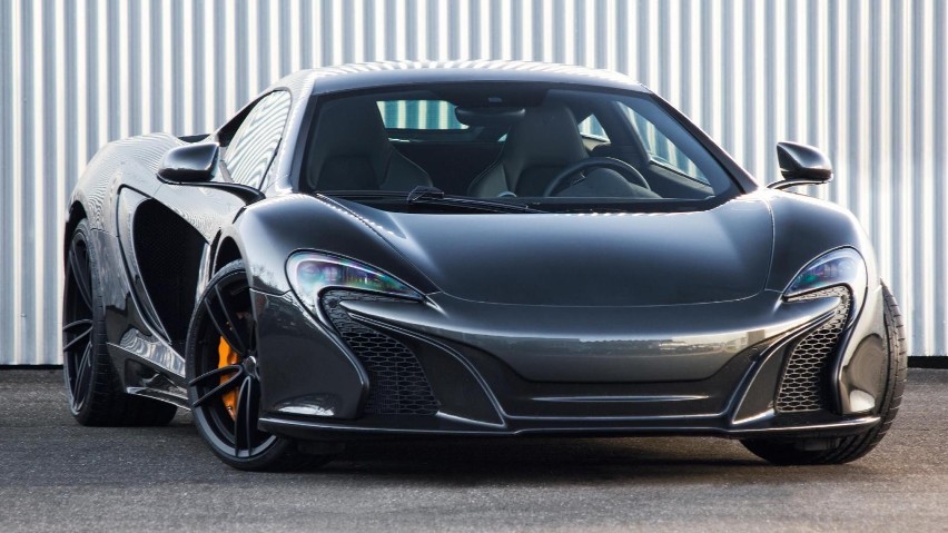 McLaren 650S...