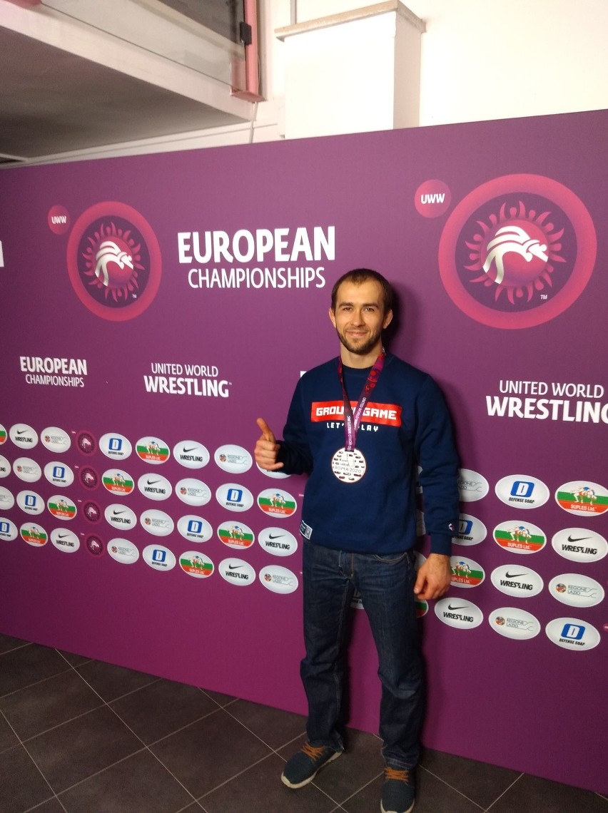 Brązowy medalista w kategorii Grappling Gi 66 kg, Janusz...