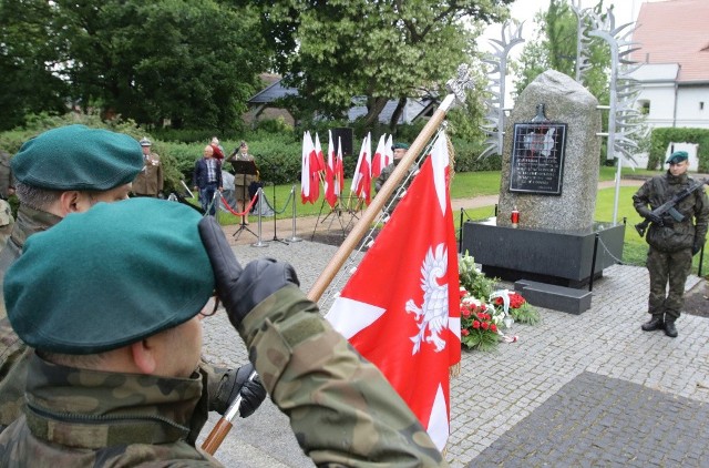 Dzisiaj odbył się X Toruński Marsz Pułkownika Pileckiego. W ramach wydarzenia upamiętniono wybitnego żołnierza Armii Krajowej. Witold Pilecki był organizatorem ruchu oporu w Oświęcimiu.