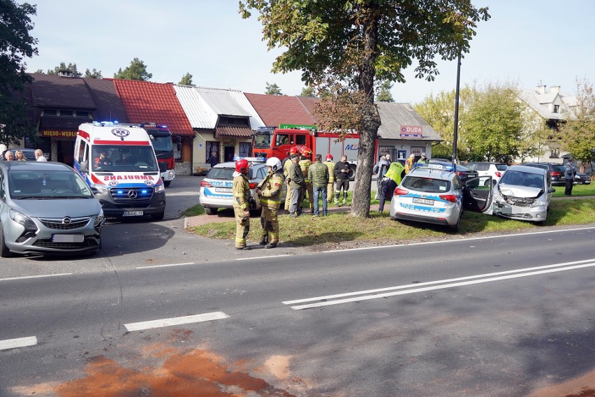 Wypadek dwóch samochodów osobowych na Zawierciańskiej w...