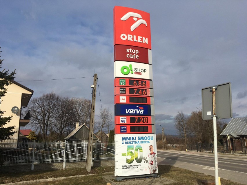 Stacja paliw Orlen w Nowej Słupi.