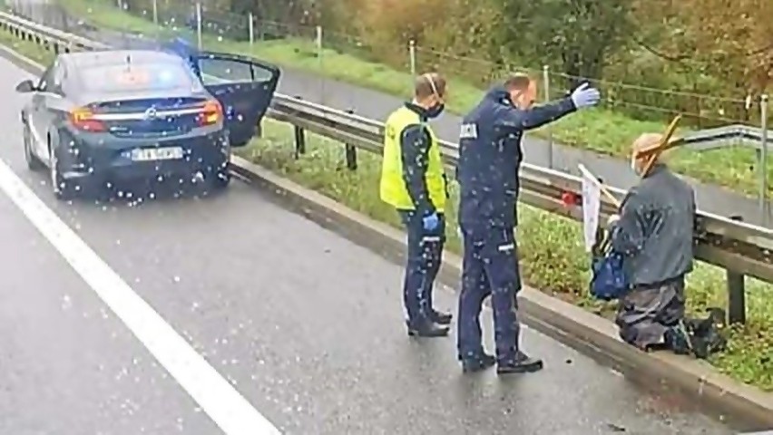 Interwencja policji na autostradzie....