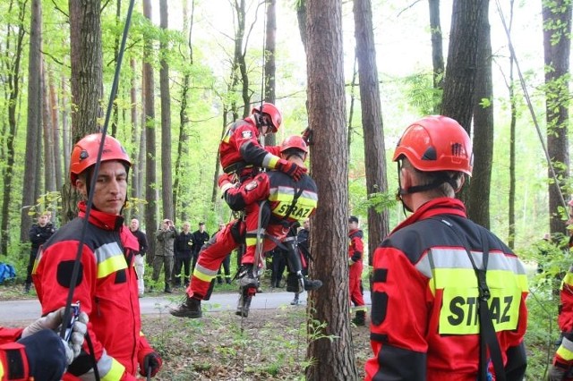 Blisko 100 funkcjonariuszy zapoznawało się z metodami i technikami ratunkowymi stosowanymi podczas wypadków lotniczych.