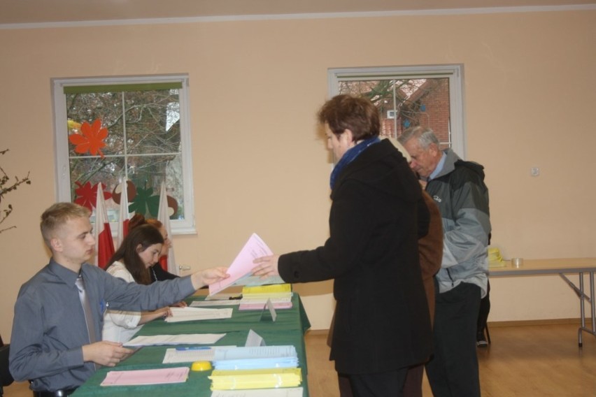 Trwa głosowanie w Sępólnie