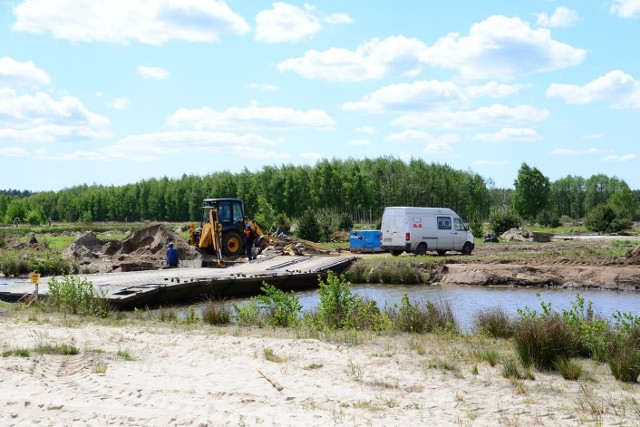 Pracy przy budowie obiektów i plaży jest dużo i firma musi zdążyć przed zima tego roku