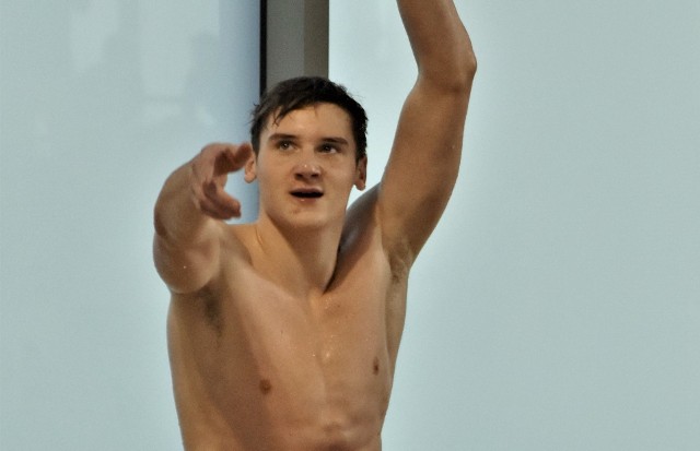 Kamil Sieradzki, zawodnik Unii Oświęcim, miała wiele powodów do radości w zimowych mistrzostwach Polski juniorów 17- i 18-letnich w Ostrowcu Świętokrzyskim.