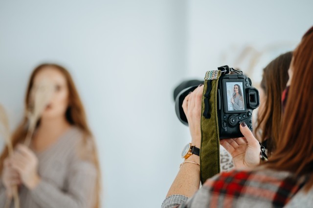 Ze względu na często zmieniające się przepisy, nie każdy wie, czy zakłady fotograficzne są czynne. Na tę chwilę lockdown nie dotknął bezpośrednio branży fotograficznej