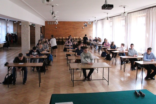 W tegorocznej edycji konkursu wzięło udział 30 uczniów z czterech szkół gimnazjalnych z powiatu niżańskiego.