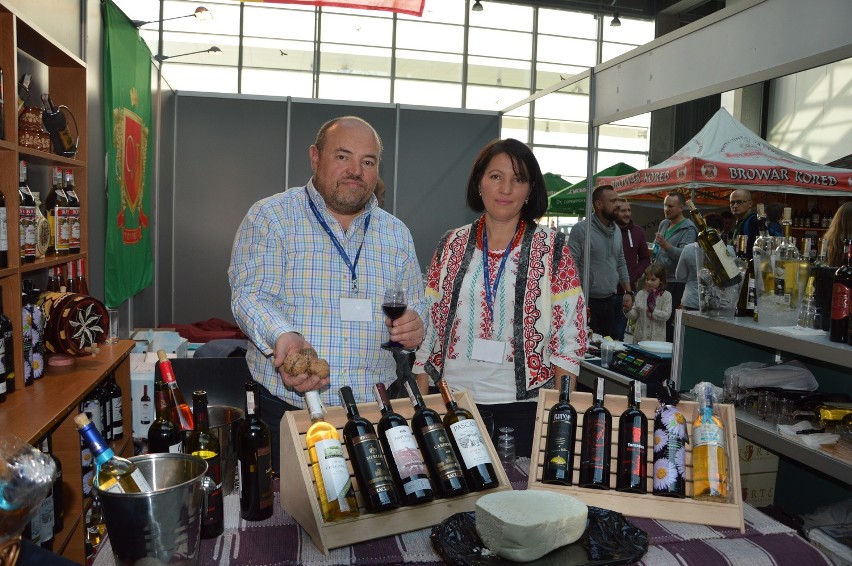 Mołdawskie wina, sery oraz konfitury prezentują Angela Sowa...