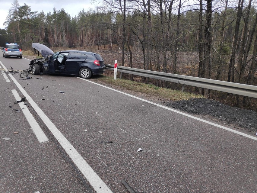 Zalesie. Wypadek zablokował DK65. Na miejsce poleciał...