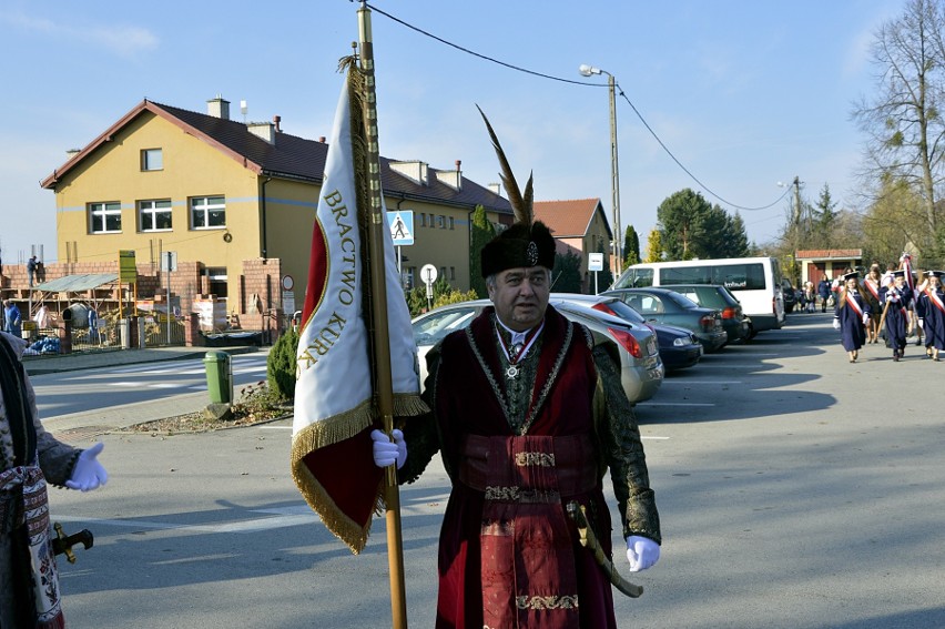 Staszkówka. Uroczyście świętowano rocznice niepodległości. W kościele odsłonięto okolicznościową tablicę