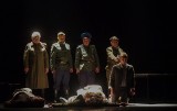 Teatr Dramatyczny. Jan Nowara - Obława. Duchów obławy na scenie przywoływanie (zdjęcia, wideo)