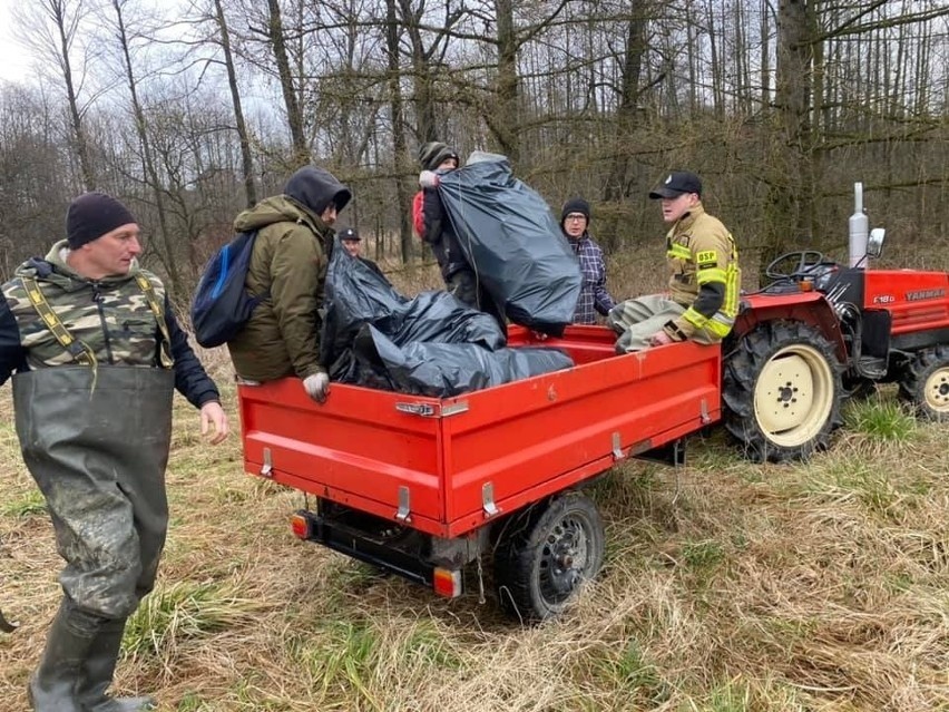 Sprzątanie Rudawy wioski i rzeki. To akacja prowadzona...