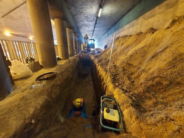 Budowa magistrali wodociągowej w tunelu Nila w Białymstoku