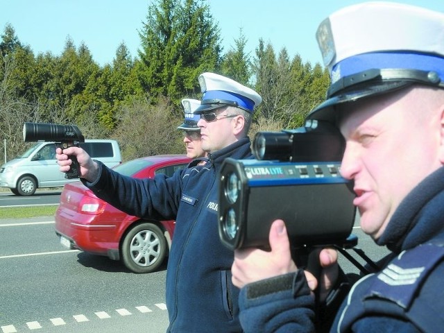 W ubiegłym roku policja zatrzymała na drogach naszego regionu 2 tys. 674 prawa jazdy.