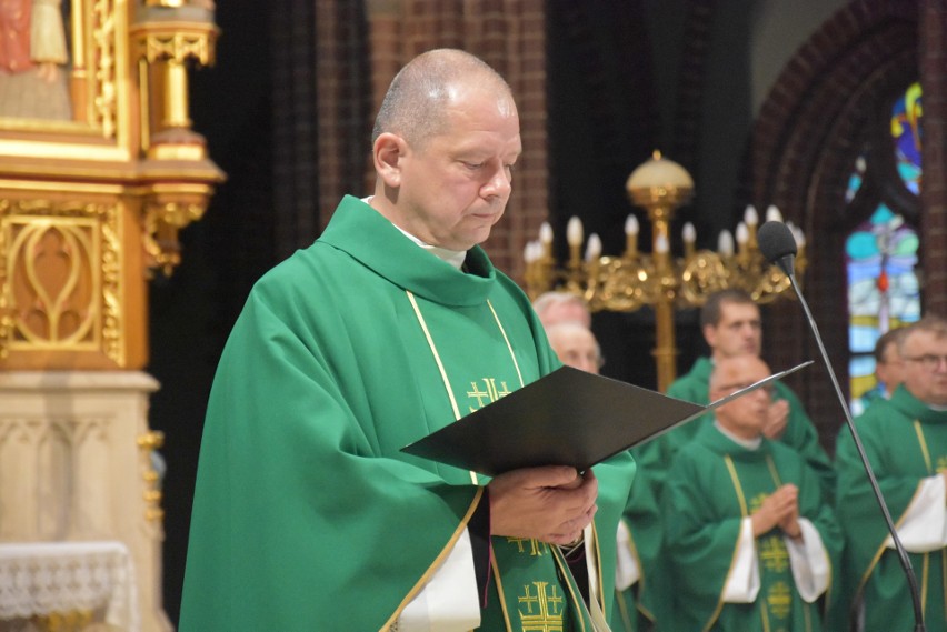 Ksiądz Marek Bernacki wprowadzony na proboszcza rybnickiej...