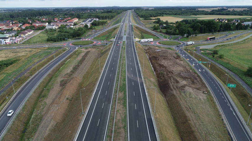 Prace przy budowie drogi rozpoczęły się w lipcu 2021 roku.