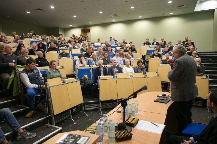 Prof. Andrzej Rzepliński spotkał się z Opolanami w auli...