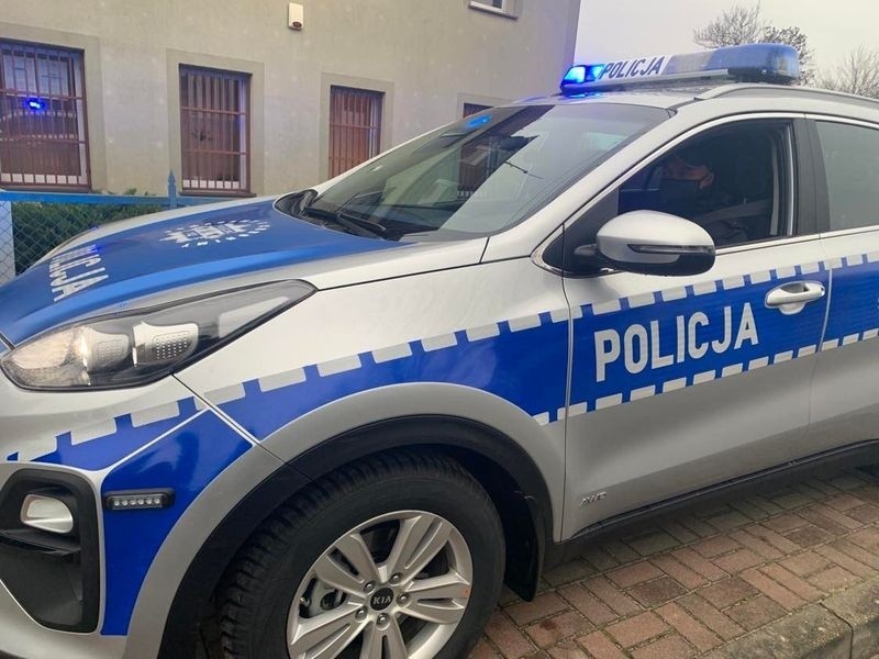Funkcjonariusze z Gardny Wielkiej otrzymali nowy radiowóz,...