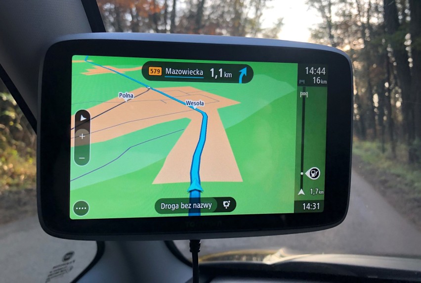 TomTom GO Premium to najbardziej zaawansowana i - niestety -...