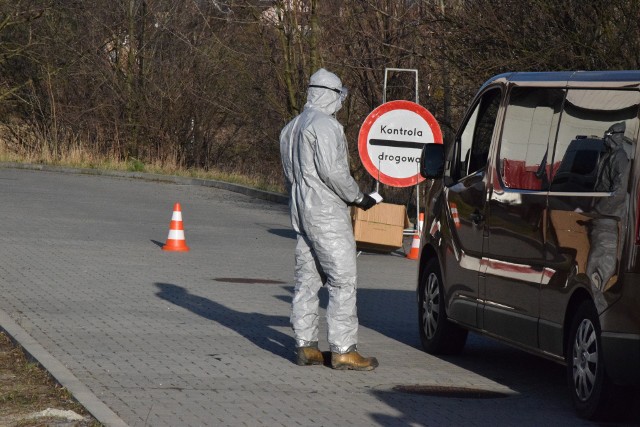 Polska zamyka granice i wprowadza kontrole.Zobacz kolejne zdjęcia. Przesuwaj zdjęcia w prawo - naciśnij strzałkę lub przycisk NASTĘPNE