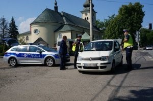 Niecodzienny patrol na ulicach Bielska-Białej. Policjanci i przedstawiciele Caritasu apelowali o bezpieczną jazdę