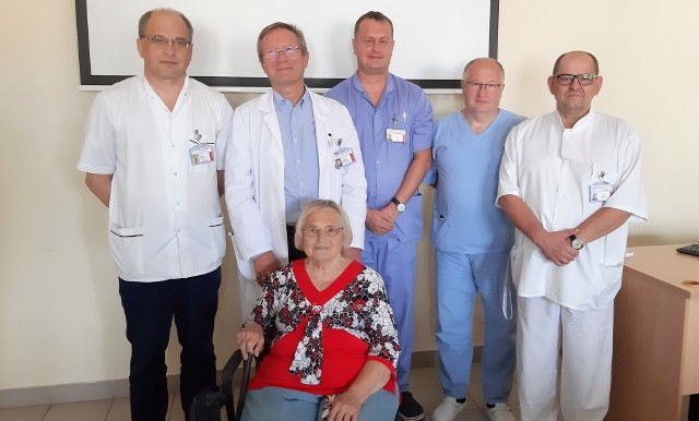 Wrocławscy lekarze jako pierwsi w Polsce wykonali bardzo trudną operację poszerzenia zastawki