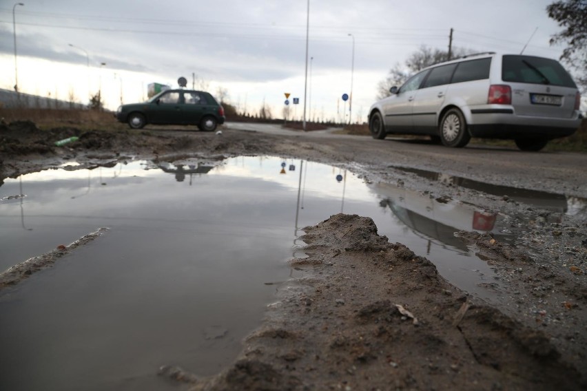 W końcu! Będzie remont tej dziurawej jak ser szwajcarski drogi 