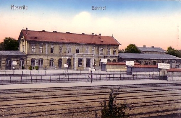 Przed II wojną dworzec kolejowy był wizytówka miasta i jednym z filarów jego rozwoju.
