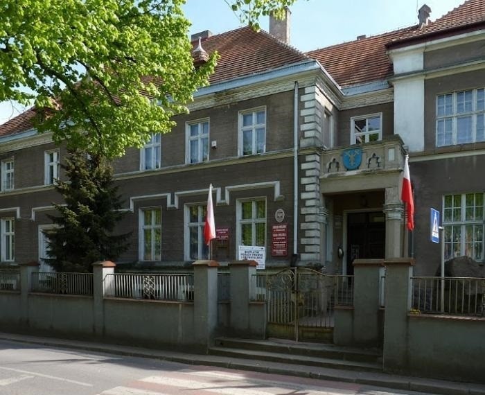 Bartosz Nowacki odwołany ze stanowiska starosty mogileńskiego. Za głosowało 13 radnych powiatowych, przeciw były 4 osoby
