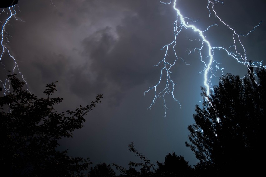 Jedną z częstych konsekwencją porażenia piorunem (zarówno...