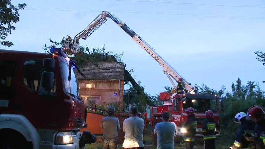 Burze w Śląskiem: Kłobuck sprząta po nawałnicach. A kolejne przed nami