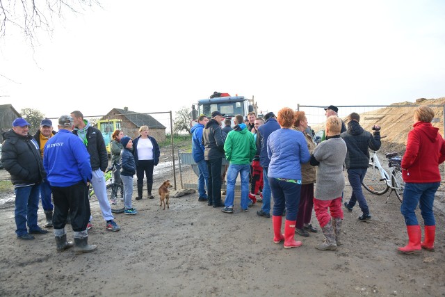 Budowa trasy S7. Mieszkańcy gminy Wolanów protestowali w Sławnie.