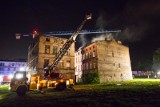 Pożar na Dolnym Mieście w Gdańsku. Paliło się poddasze pustostanu [zdjęcia, wideo]