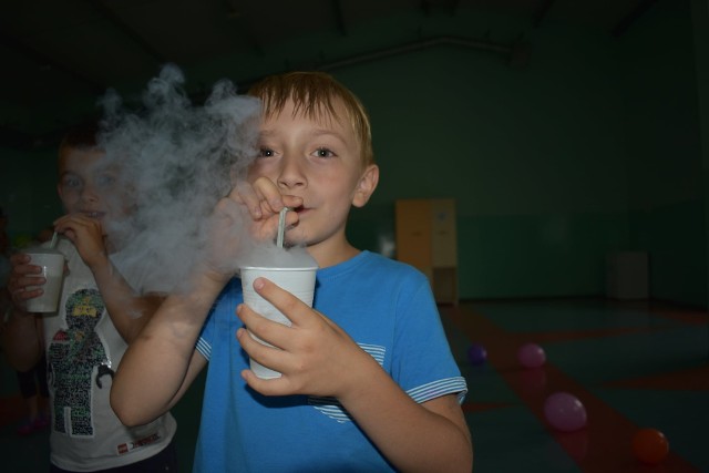 Za nami półmetek działalności Mobilnego Wakacyjnego Centrum Plenerowego, które objeżdża wszystkie sołectwa w gminie i zachęca dzieci do wakacyjnych zabaw. Widać na zdjęciach, że dzieci bawią się naprawdę wspaniale. >>>NA KOLEJNYCH SLAJDACH DUŻO ZDJĘĆ