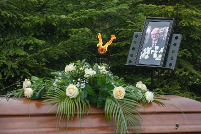 W Krakowie pożegnano Józefa Skotnickiego, wieloletniego dyrektora Ogrodu Zoologicznego. Pogrzeb odbył się na cmentarzu na Bielanach.