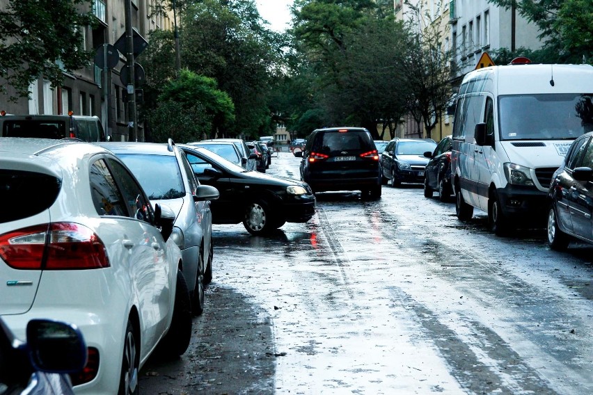 Jak wynika z raportu AAA AUTO ,,Samochody używane w...