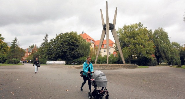 Działacze Społecznego Komitetu Budowy Pomnika Żołnierzy Wyklętych w Bydgoszczy chcieli, aby monument stanął na skwerze im. Leszka Białego. Miasto chce tu jednak prowadzić inwestycję kanalizacyjną i zablokowało inicjatywę