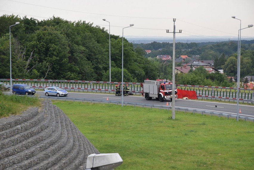 Śmiertelny wypadek na S1 w Bielsku-Białej: motocyklista uderzył w bariery ZDJĘCIA