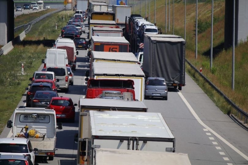 Wypadek na autostradzie A1. W kierunku Gdańska tworzą się...