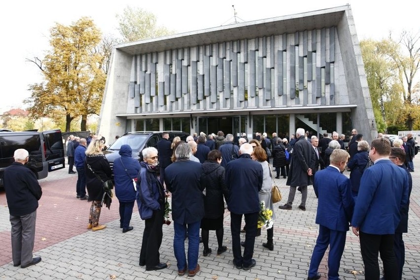 Wiele osób w Warszawie uczestniczyło w pogrzebie Zbigniewa Pacelta, zasłużonego sportowca i trenera. Byli mistrzowie olimpijscy [ZDJĘCIA]