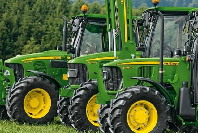 Ciągniki firmy John Deere