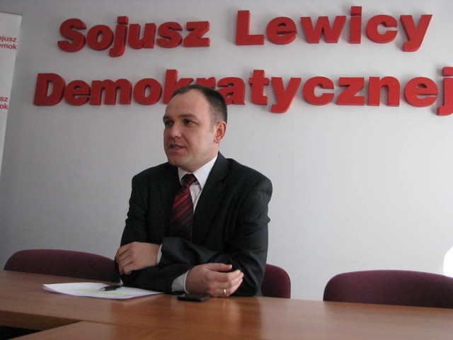 Poseł SLD Tomasz Garbowski.