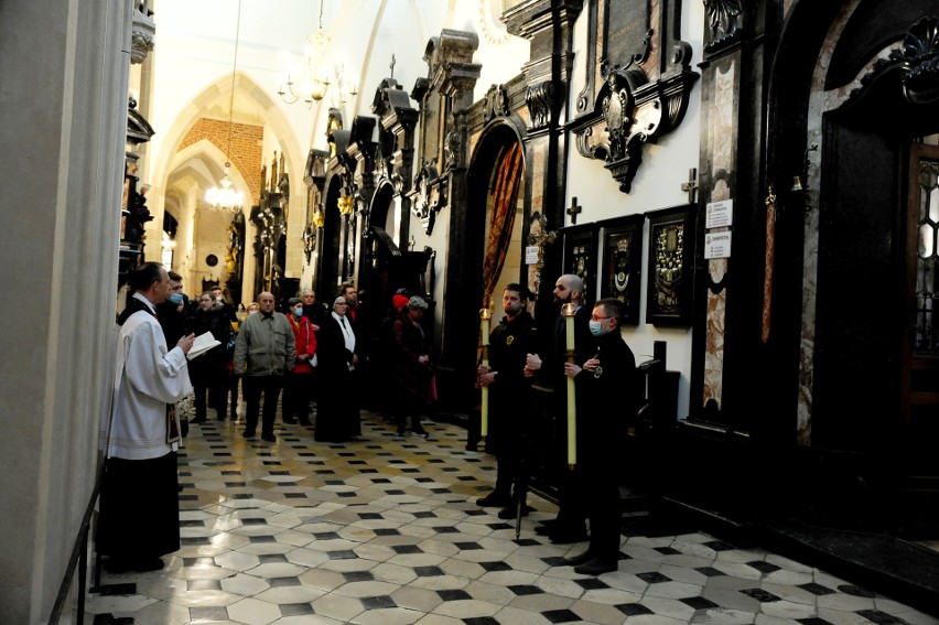 Kraków. Gwóźdź z Krzyża Świętego. Niezwykła relikwia w katedrze na Wawelu