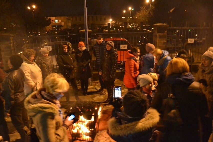 Strajk na Śląsku: miasteczko namiotowe przed kopalnią...