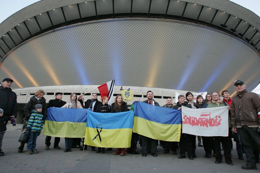 Studenci z Ukrainy w akcji Solidarni z Ukrainą w Katowicach