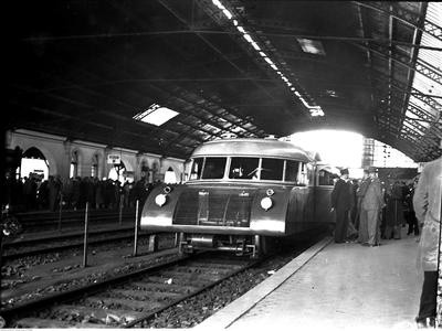 Rok 1933. Dworzec Główny w Krakowie. Tuż przed próbna jazdą...