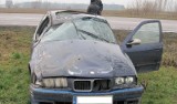 Wojny Pogorzel. Pijany 17-latek spowodował dachowanie bmw. Nie miał prawa jazdy (zdjęcia)